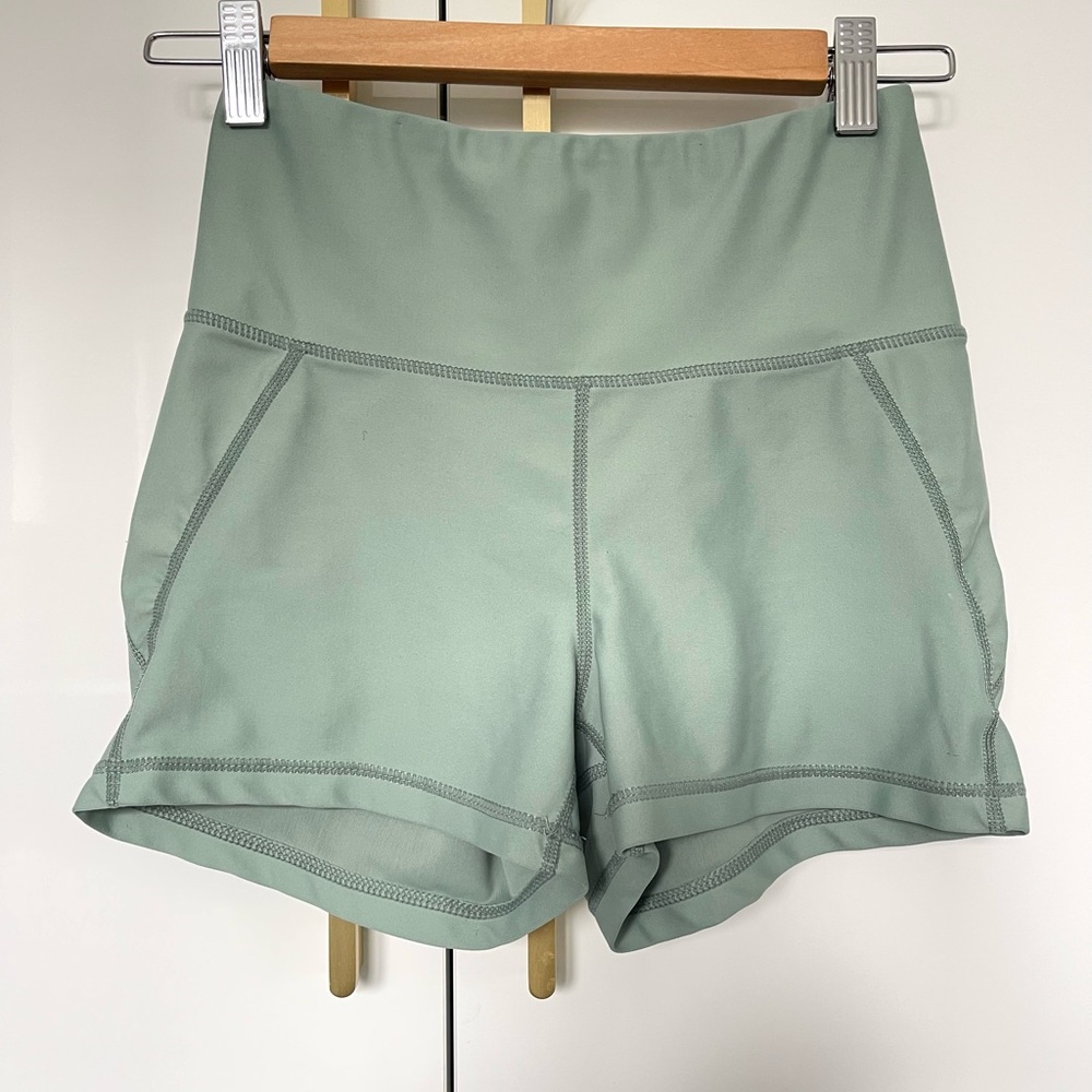 Sommer Ray active shorts sz small